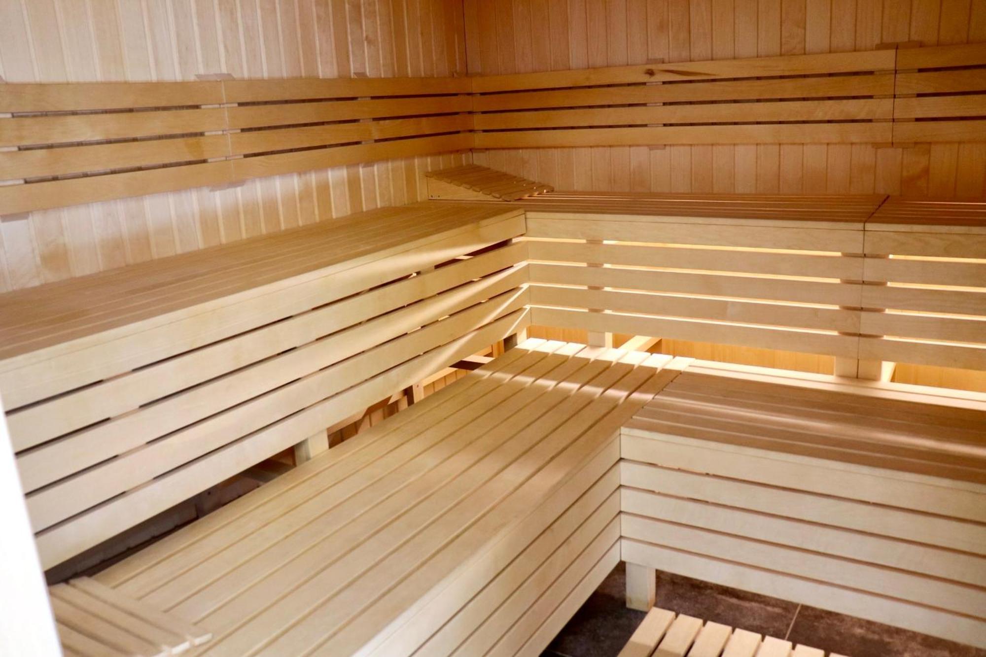 Swissotel Сараєво Екстер'єр фото Sauna interior
