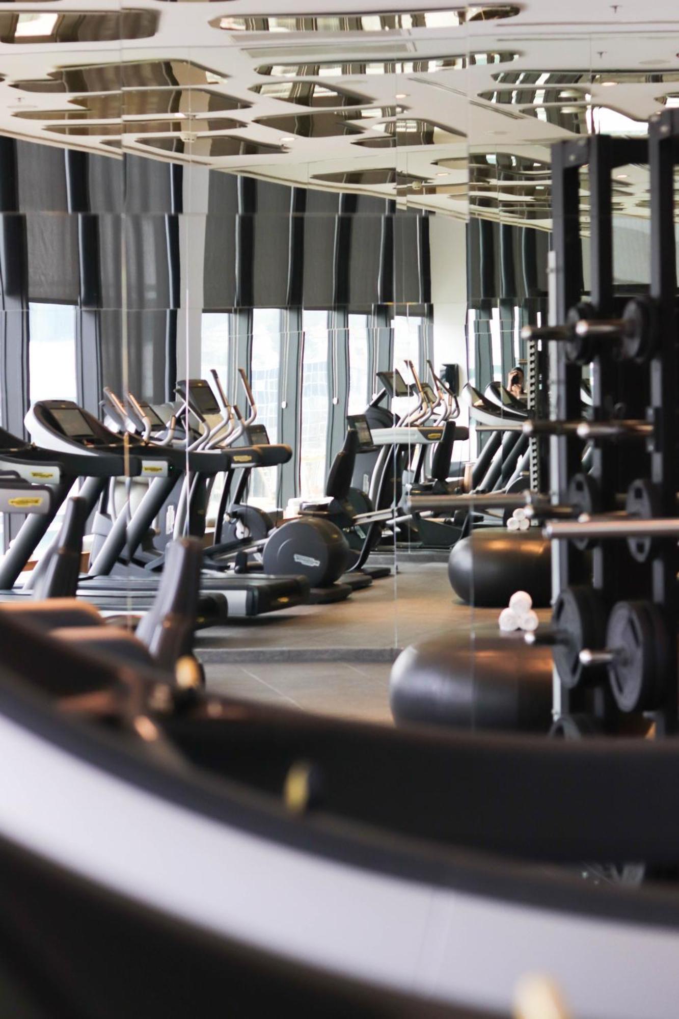 Swissotel Сараєво Екстер'єр фото The gym at the 57th floor