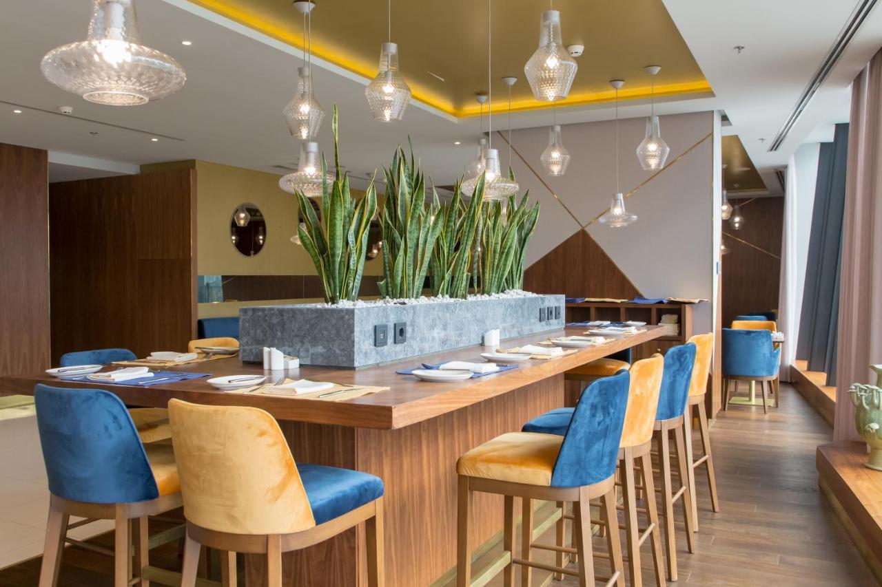 Swissotel Сараєво Екстер'єр фото The interior of the restaurant