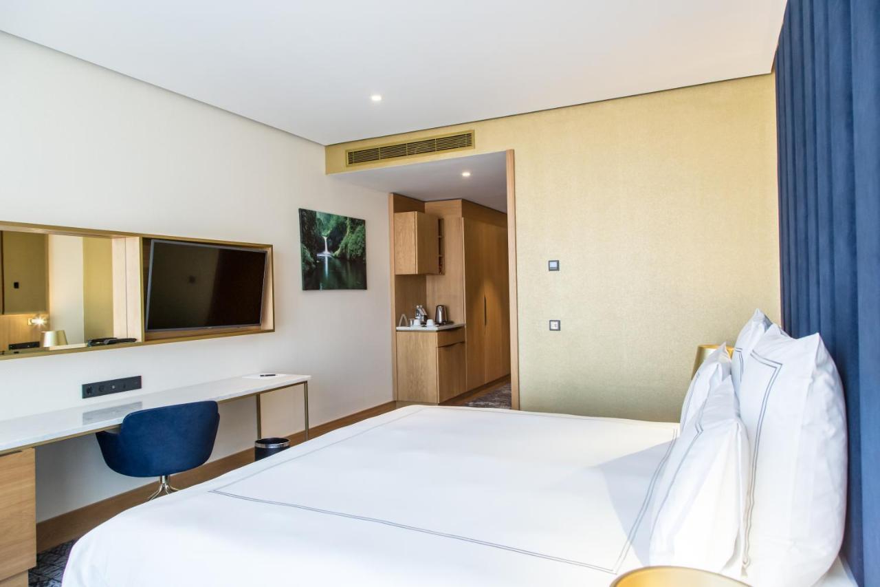 Swissotel Сараєво Екстер'єр фото A room at the hotel